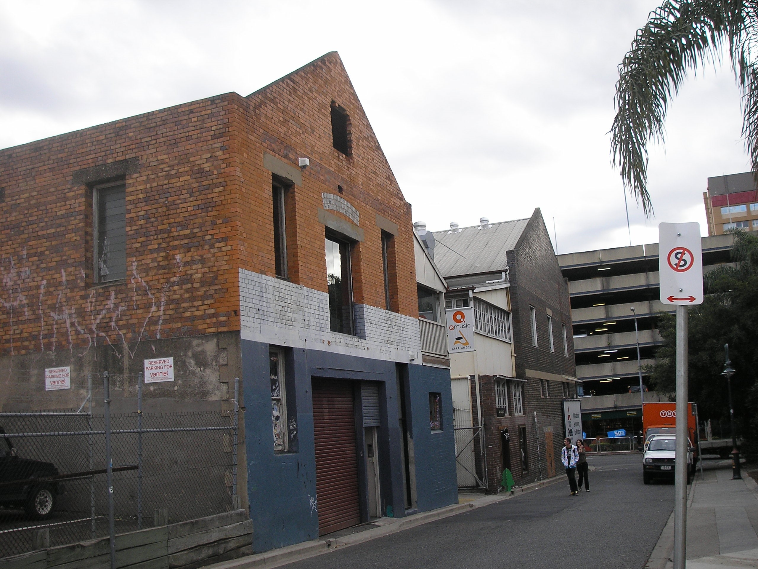 This is an image of the Heritage Place known as Shannon's Building viewed from Winn Street