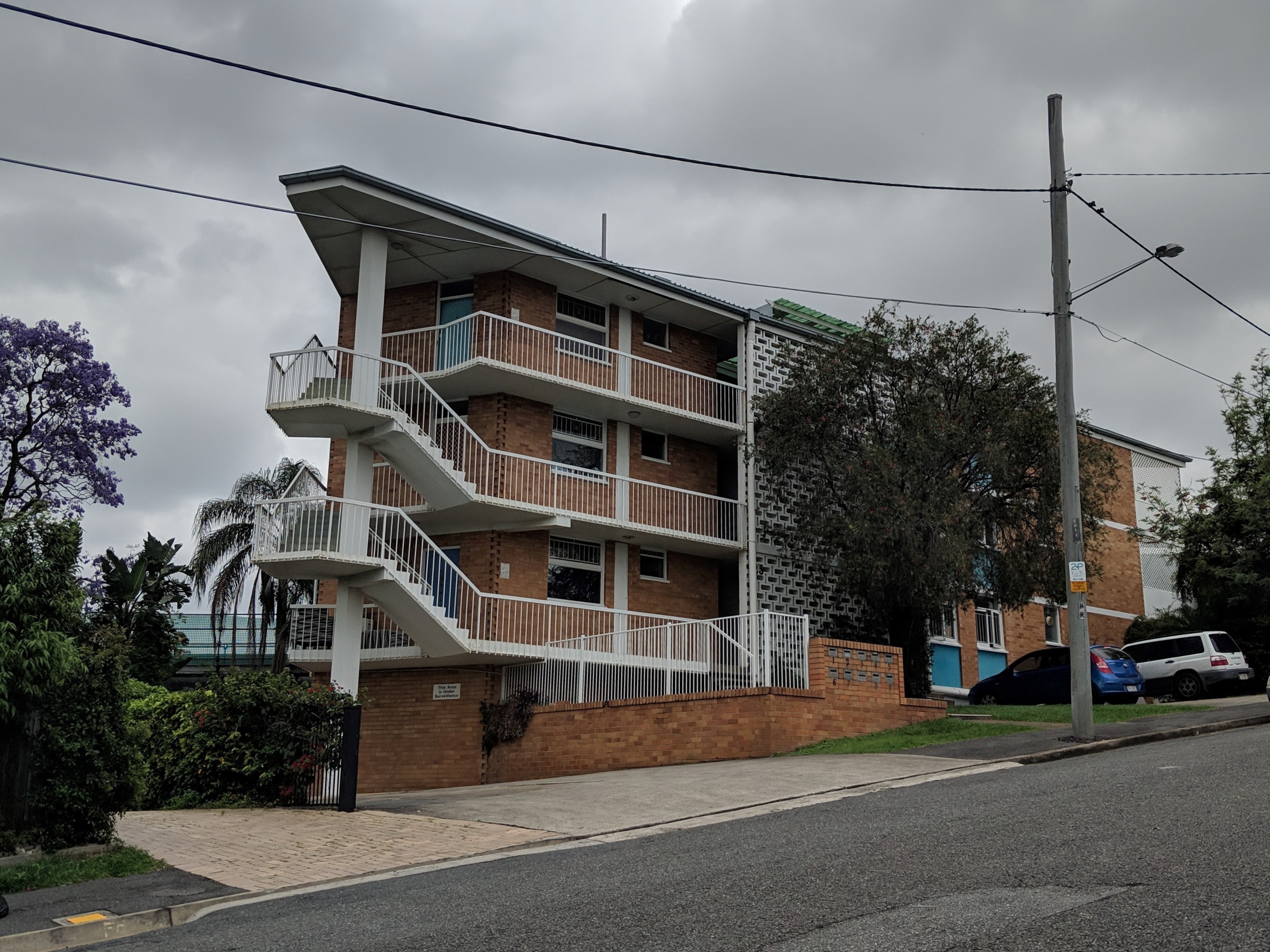 This is an Image of the Heritage place known as Lavewan Court from Upper Clifton Terrace
