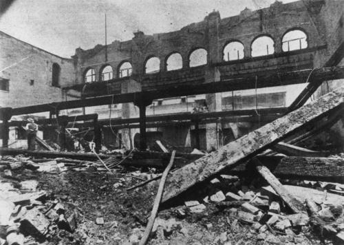 This is an image of the fire damaged Overell’s Department Store in Fortitude Valley, 1904