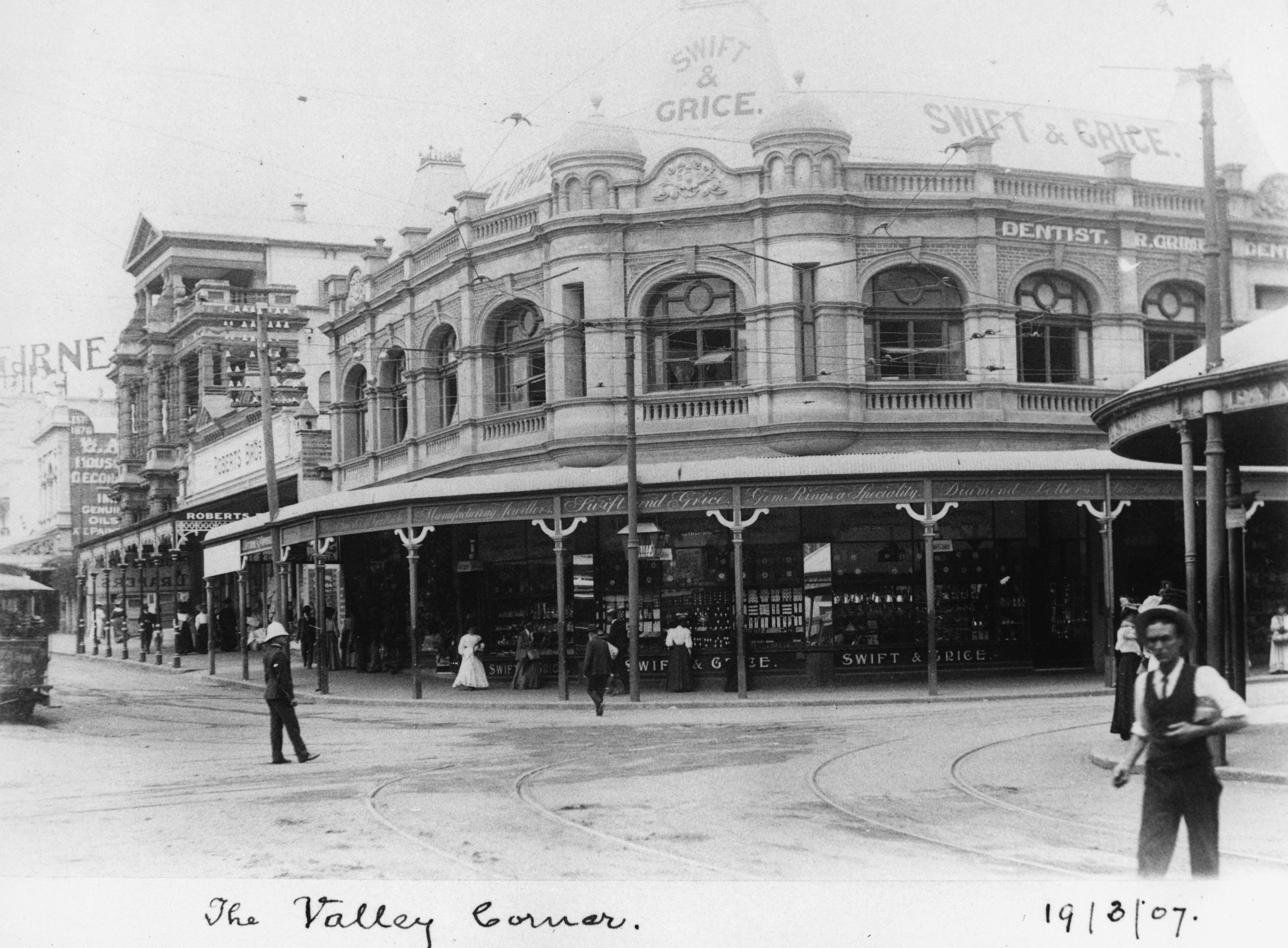 This is an image of the heritage place known as Swift's Building (former) in 1907