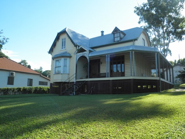 This is an image of the local heritage place known as Residence 'Eversly'