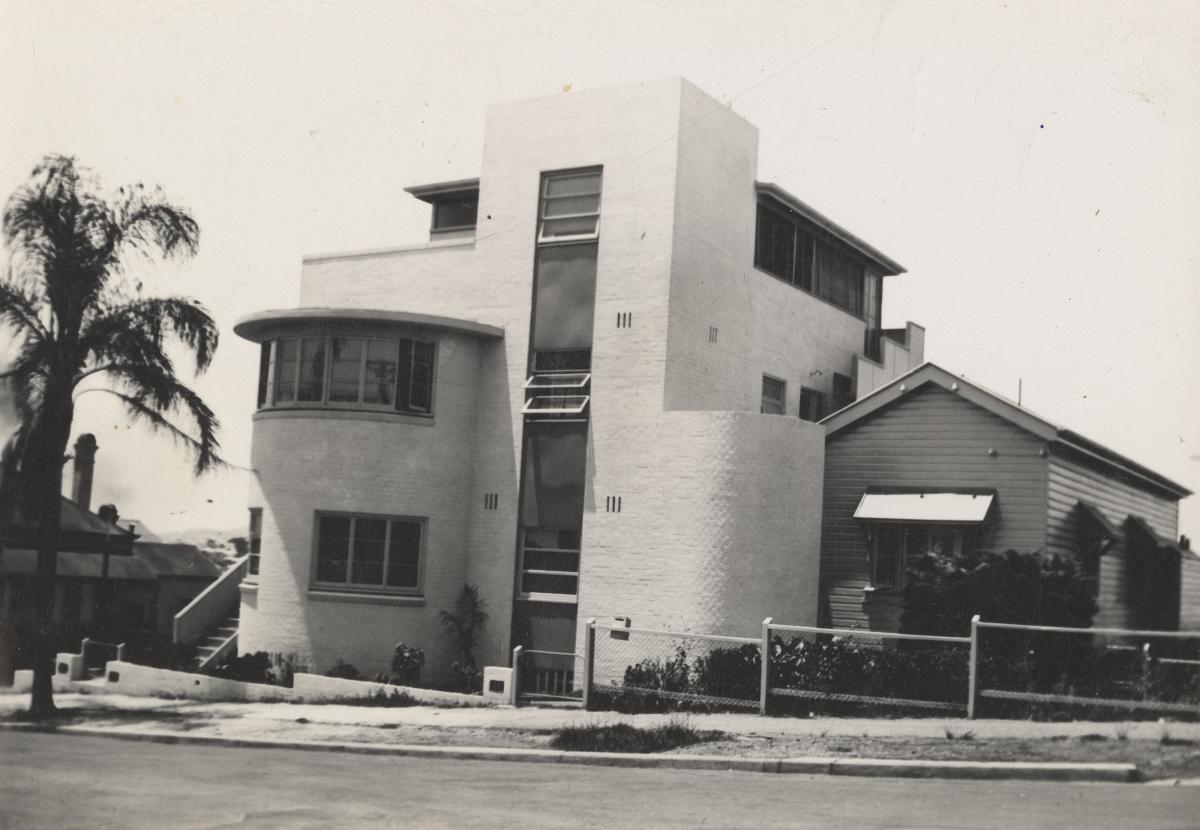 This is an image of ‘Wilbar apartments at Woolloongabba’, undated, viewed from Hawthorne Street, Woolloongabba, looking south-east.