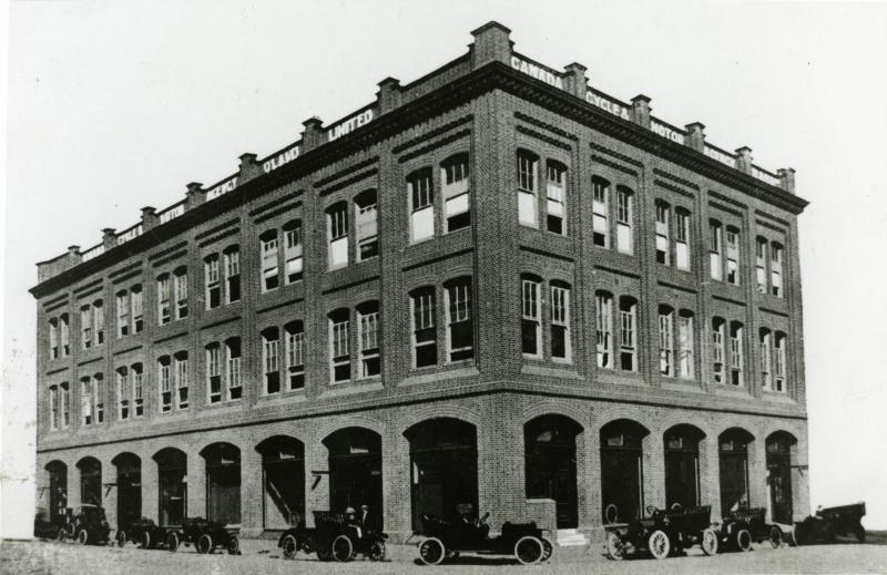 This is an image of ‘Canada Cycle and Motor Agency Queensland Limited’, c. 1910, viewed from the corner of Creek & Adelaide streets, Brisbane, looking east.